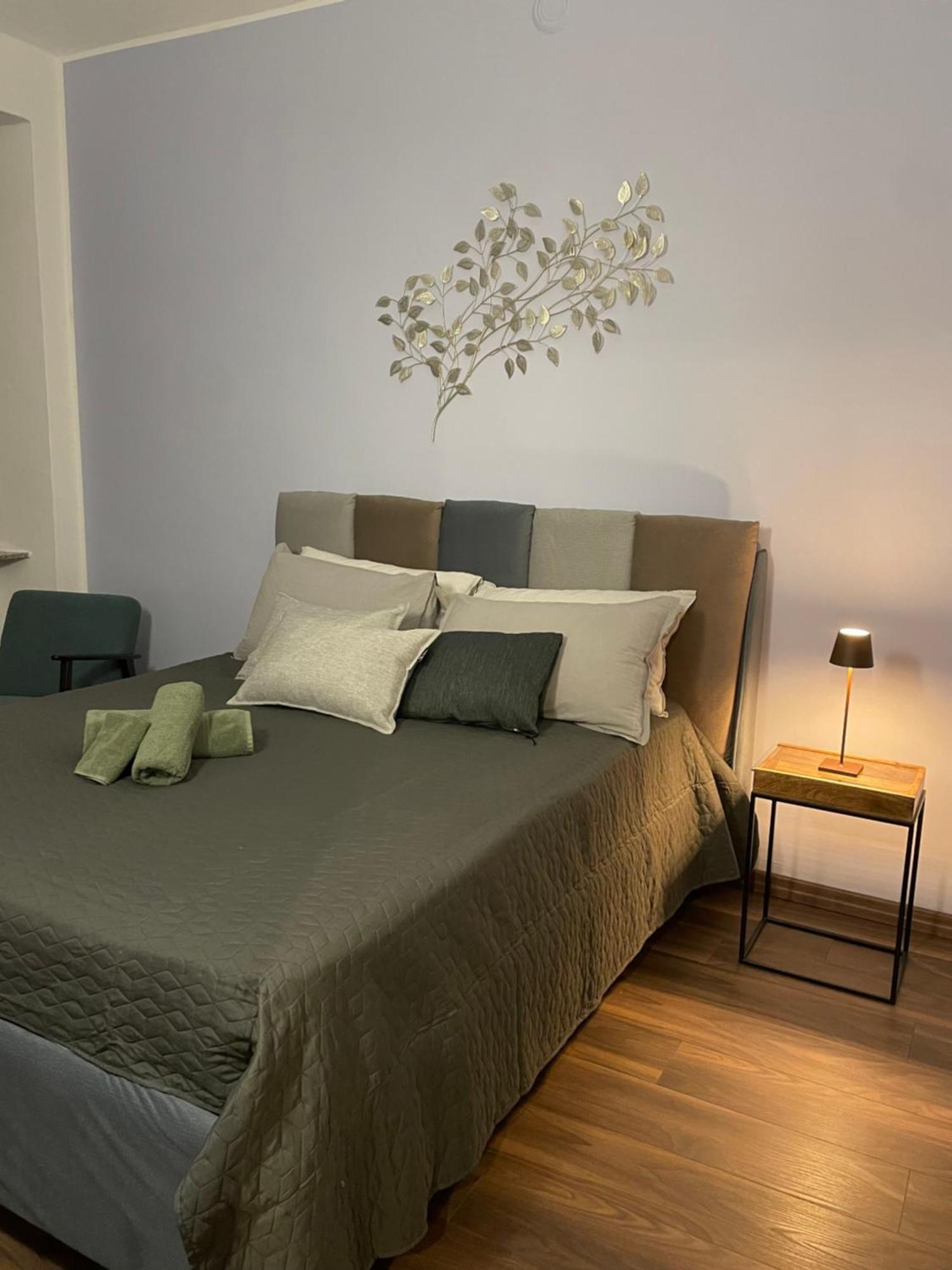 Mille8 Apartment Novara Bagian luar foto